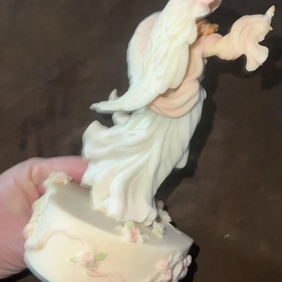 “Seraphim Classics” Hope “Light In The Distance” Musical Figurine - Picture 6 of 7